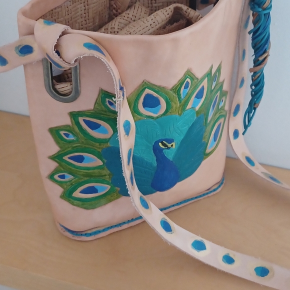 Leather Bucket Bag, Wine Tote, & Keychain (3-Piece Set) - Picture 8 of 15